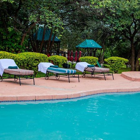 M'Kango Golfview Hotel Lusaka Bagian luar foto