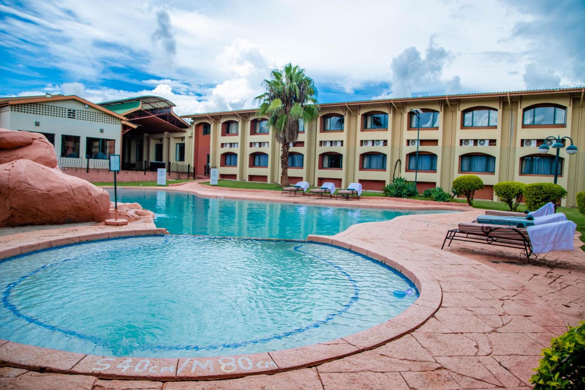 M'Kango Golfview Hotel Lusaka Bagian luar foto
