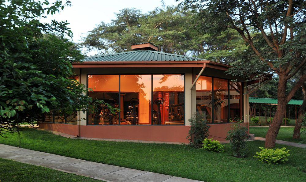M'Kango Golfview Hotel Lusaka Bagian luar foto