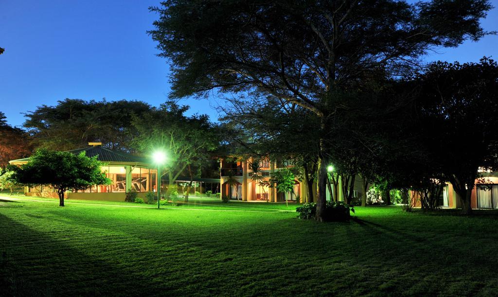 M'Kango Golfview Hotel Lusaka Bagian luar foto