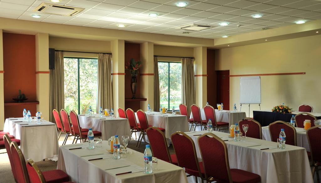 M'Kango Golfview Hotel Lusaka Bagian luar foto