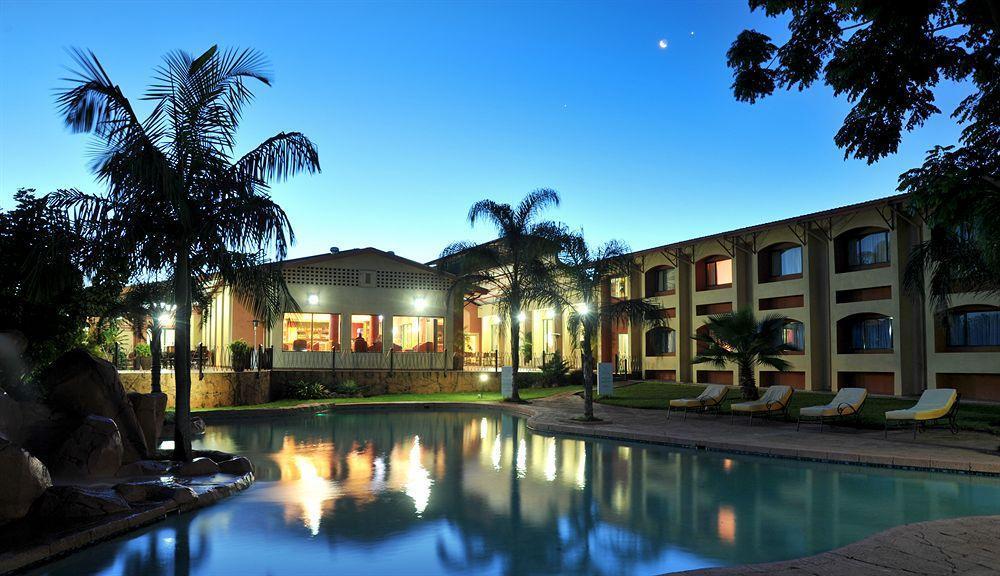 M'Kango Golfview Hotel Lusaka Bagian luar foto
