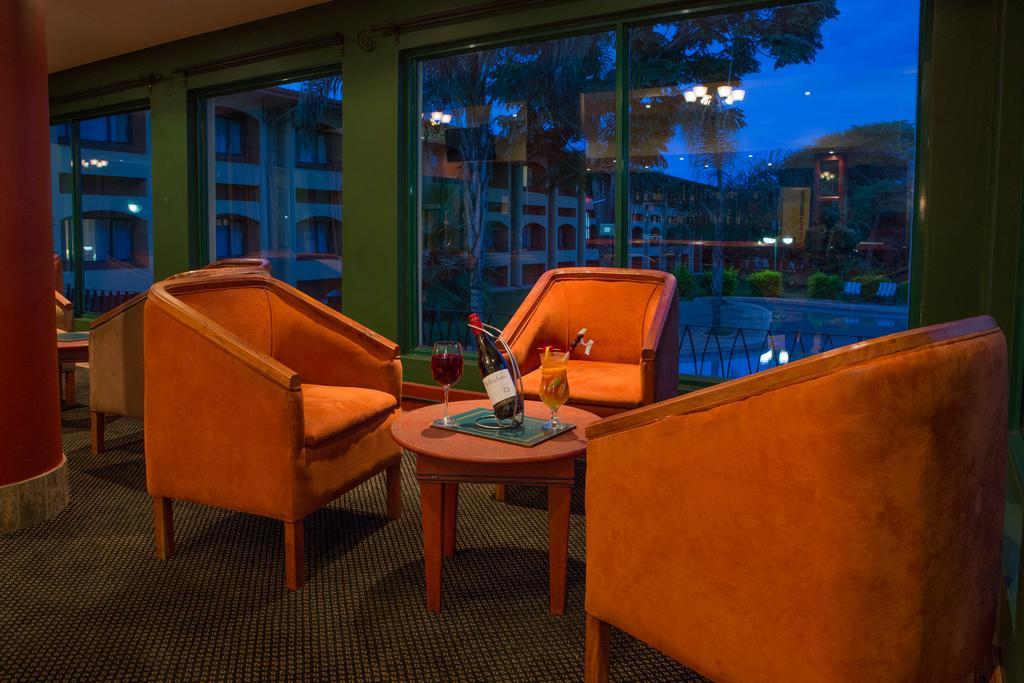 M'Kango Golfview Hotel Lusaka Bagian luar foto