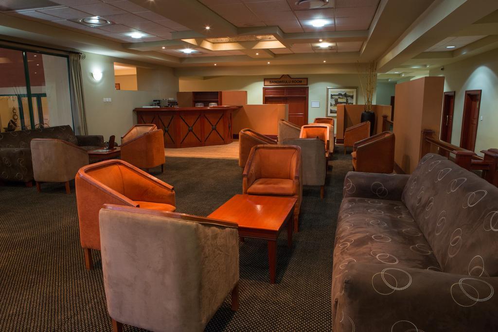 M'Kango Golfview Hotel Lusaka Bagian luar foto