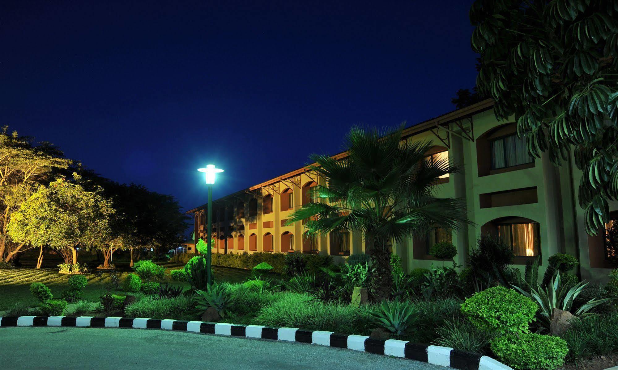 M'Kango Golfview Hotel Lusaka Bagian luar foto