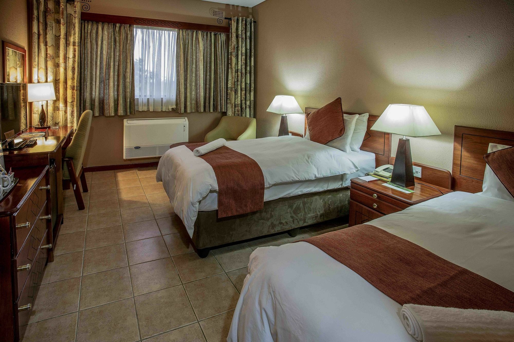 M'Kango Golfview Hotel Lusaka Bagian luar foto